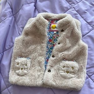 Adorable mini boden faux fur vest